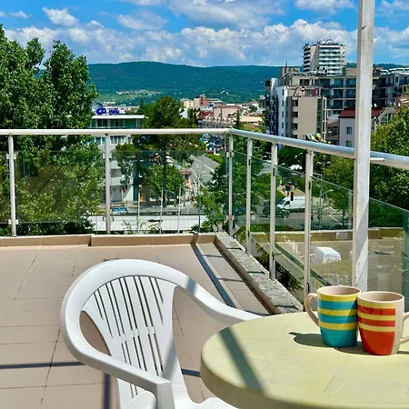Cozy In Flores Park By Menada Apartment Slantschew brjag