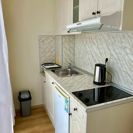Cozy In Flores Park By Menada Apartment