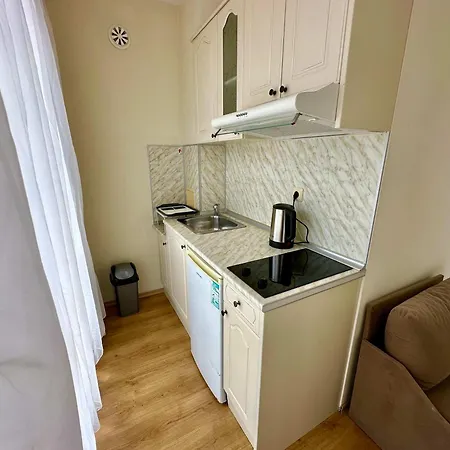 Cozy In Flores Park By Menada Apartment Slantschew brjag